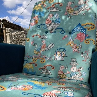 Mise en lumière d'un fauteuil Seventies