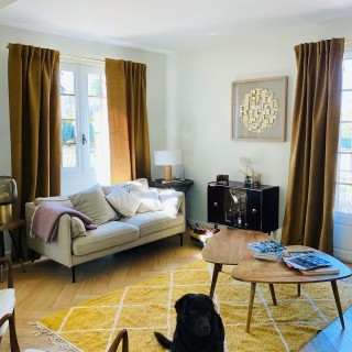 Double-Rideaux à pattes invisibles.