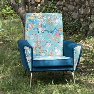 Mise en lumière d'un fauteuil Seventies