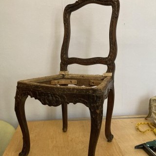 Réfection complète chaise Louis XV Régence