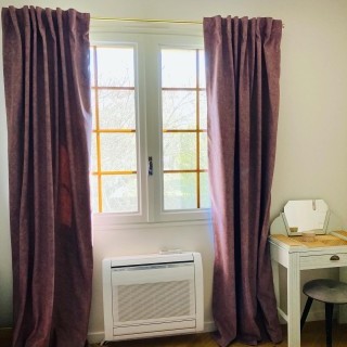 Double-Rideaux à pattes invisibles.