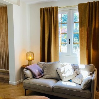 Double-Rideaux à pattes invisibles.