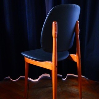 Restauration de Deux Chaises de Cuisine Seventies