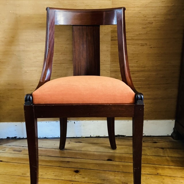 Série de 8 chaises gondoles de style Empire