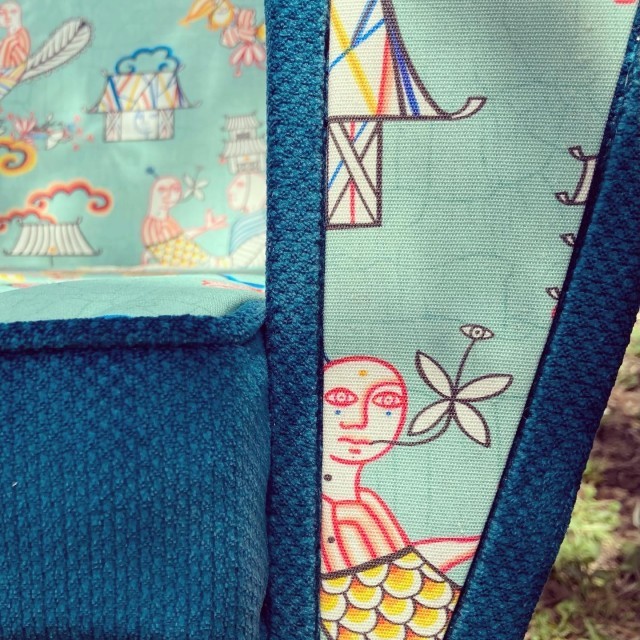 Mise en lumière d'un fauteuil Seventies