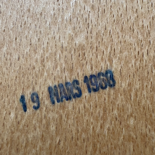 Restauration de Deux Chaises de Cuisine Seventies