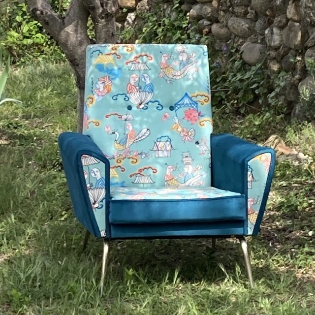 Mise en lumière d'un fauteuil Seventies