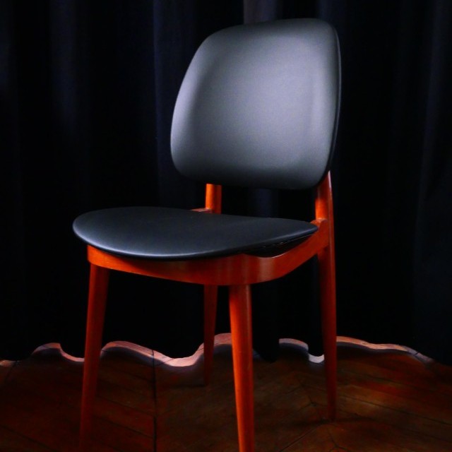 Restauration de Deux Chaises de Cuisine Seventies