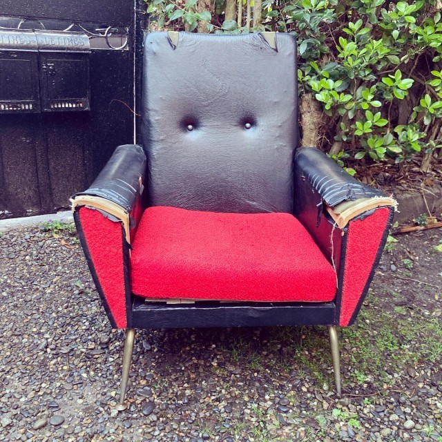 Mise en lumière d'un fauteuil Seventies