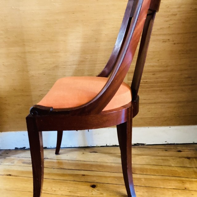 Série de 8 chaises gondoles de style Empire