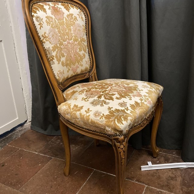 Chaise style Louis XV