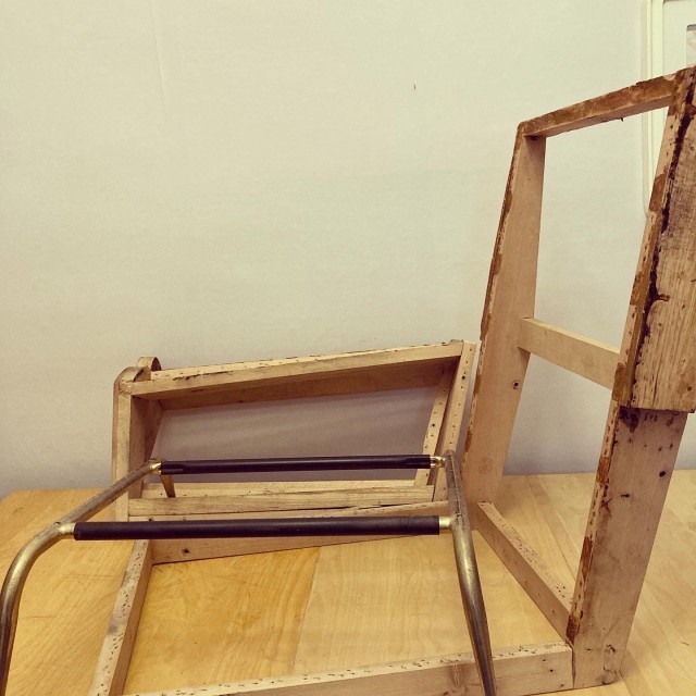 Mise en lumière d'un fauteuil Seventies