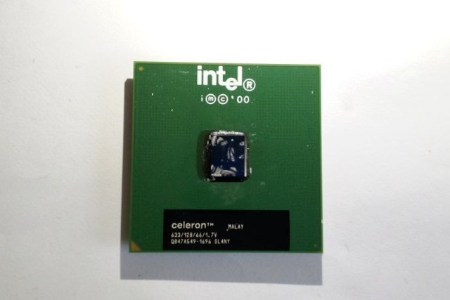Intel Celeron 633 MHz SL4NY