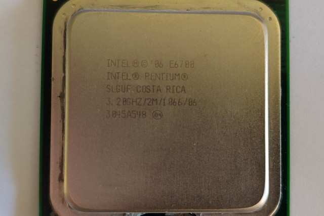 Intel Pentium E6700 SLGUF