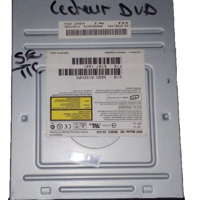 Samsung Combo Graveur CD/Lecteur DVD modèle SD-616