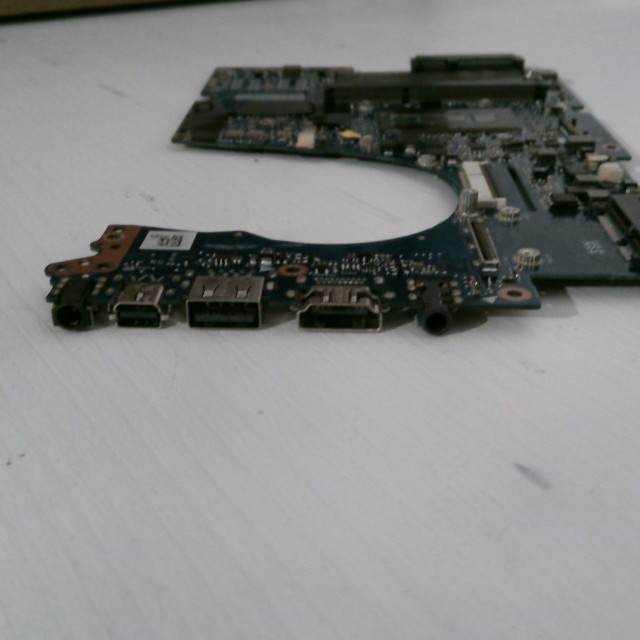 Carte mère pour ASUS ZenBook UX303L E114139 YA-4A 1 9v-0 i5-5200U 8 Go RAM