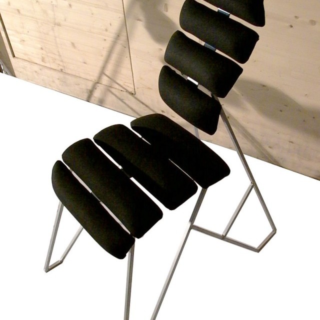 Chaise design geométrique concept