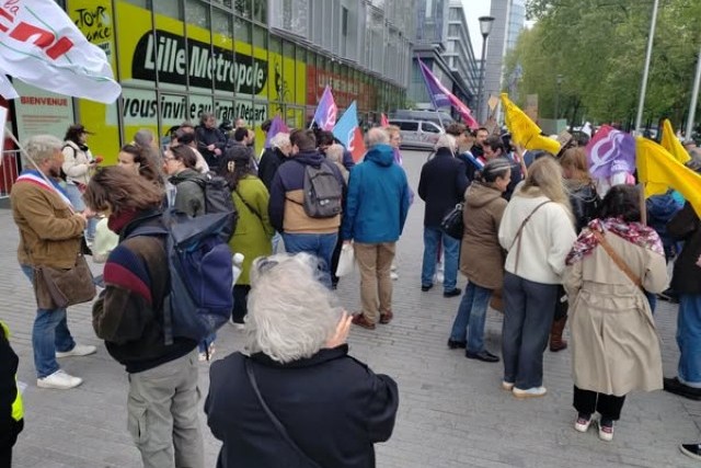 Rassemblement CNL contre la privatisation de LMH