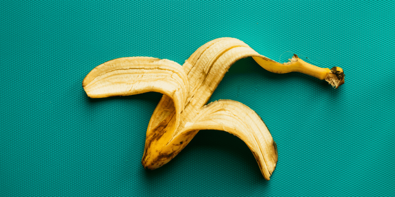 Des peaux de bananes devant les yeux : une réalité altérée