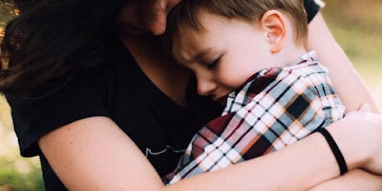 Phobie scolaire : la souffrance invisible des parents et comment la surmonter