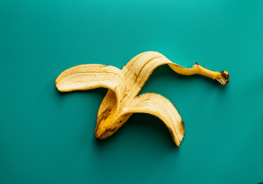 Des peaux de bananes devant les yeux : une réalité altérée