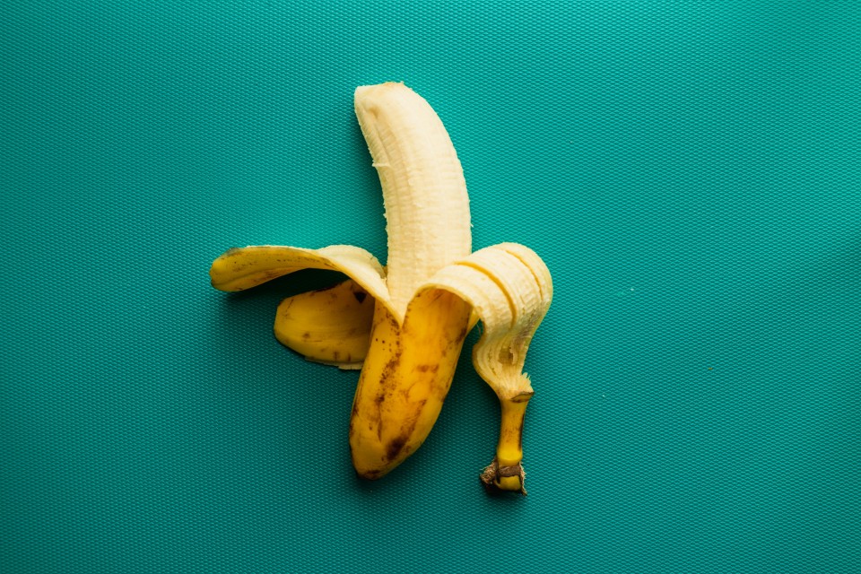 Des peaux de bananes devant les yeux : une réalité altérée